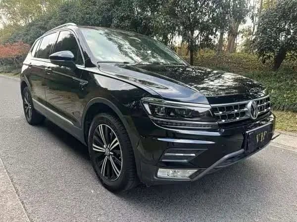 Volkswagen Tiguan L — фото 7