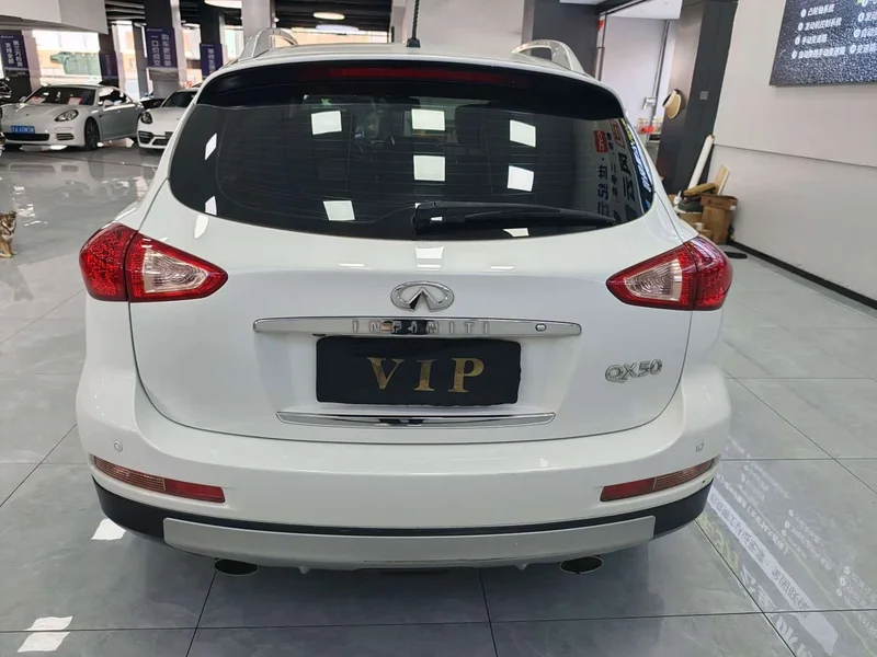 Infiniti QX50 (Imported) — фото 15