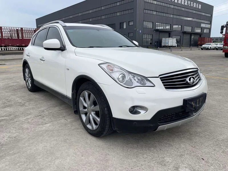 Infiniti QX50 (Imported) — фото 21