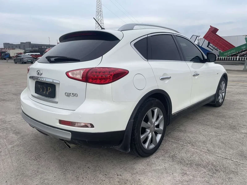 Infiniti QX50 (Imported) — фото 24