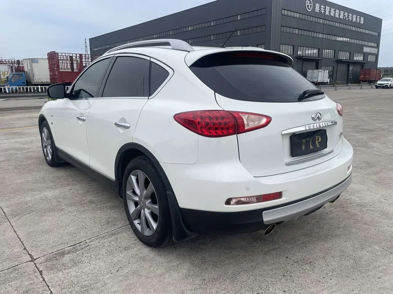 Infiniti QX50 (Imported) — фото 25