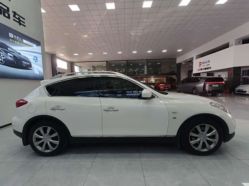 Infiniti QX50 (Imported) — фото 4