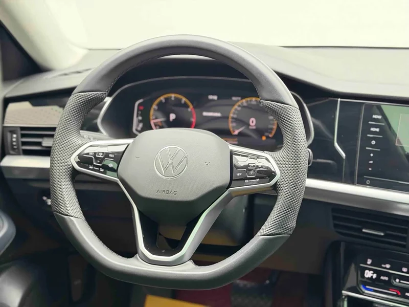 Volkswagen Passat — фото 11