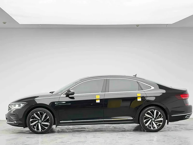 Volkswagen Passat — фото 20