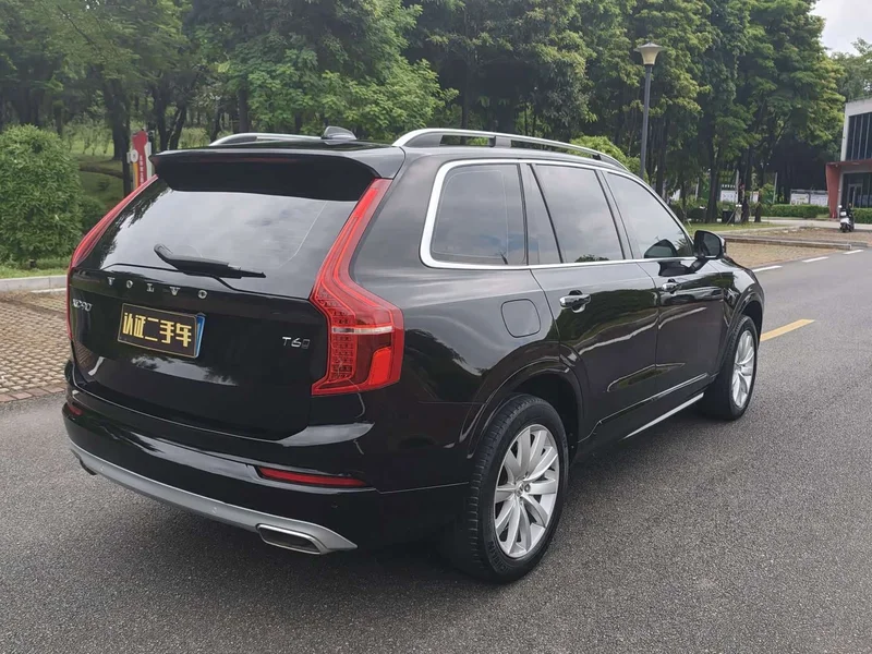 Volvo XC90 — фото 15