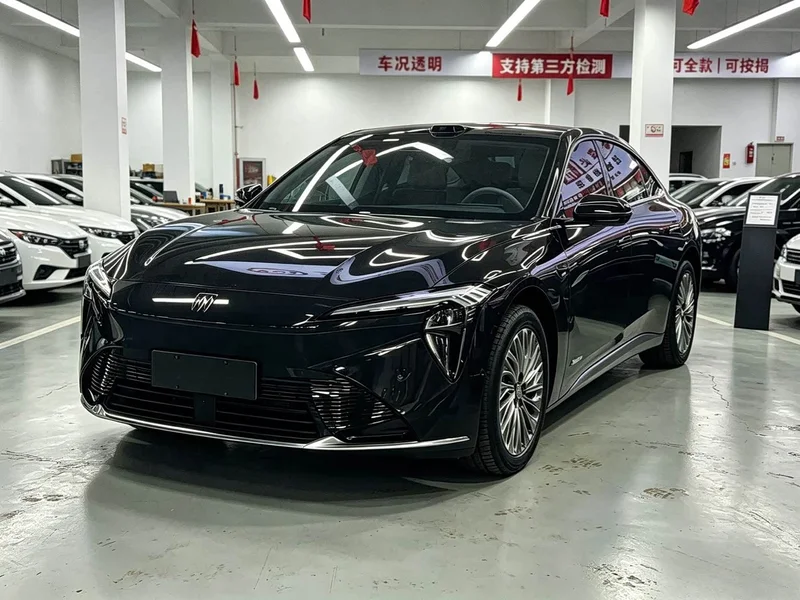 Buick ZhiJing L7 — фото 1