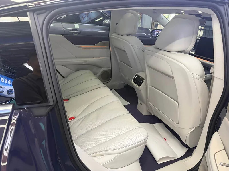 Buick ZhiJing L7 — фото 15