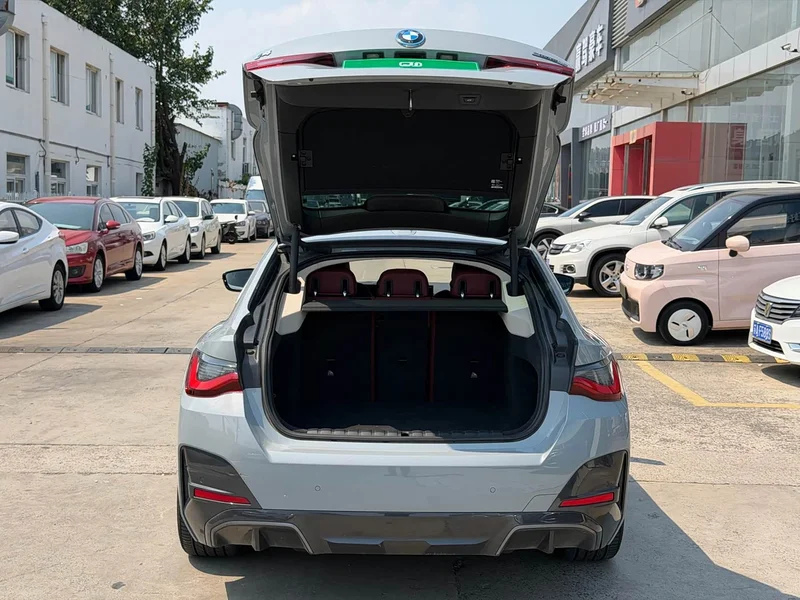 BMW i4 — фото 12