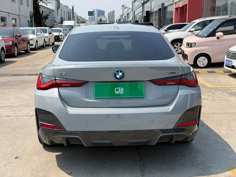 BMW i4 — фото 14