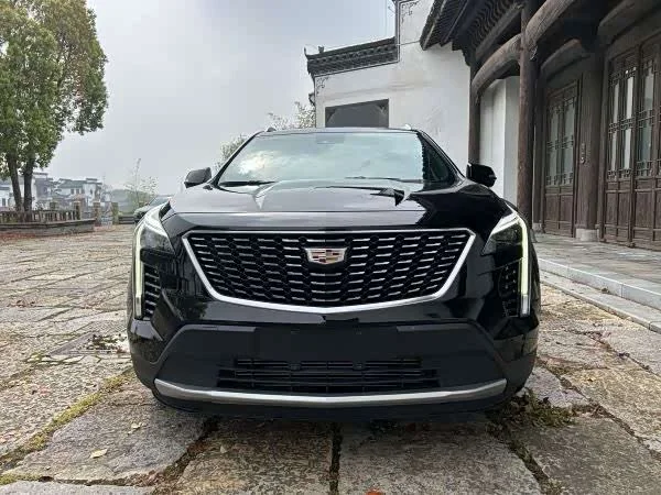 Cadillac XT4 — фото 1