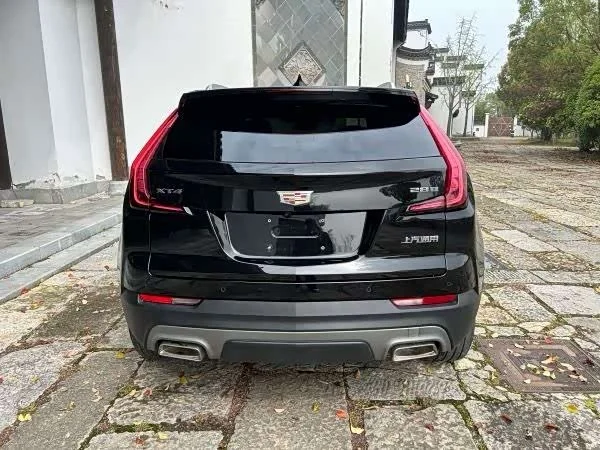 Cadillac XT4 — фото 9