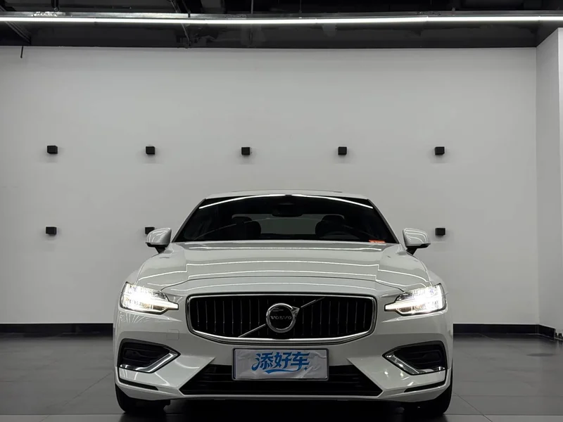 Volvo S60 — фото 2