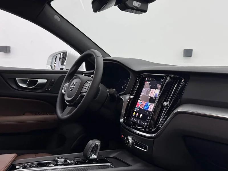 Volvo S60 — фото 10