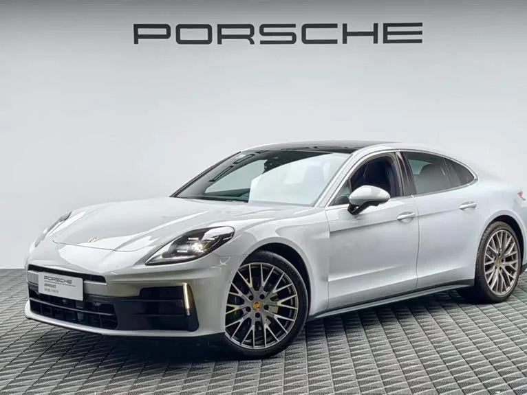 Porsche Panamera — фото 1