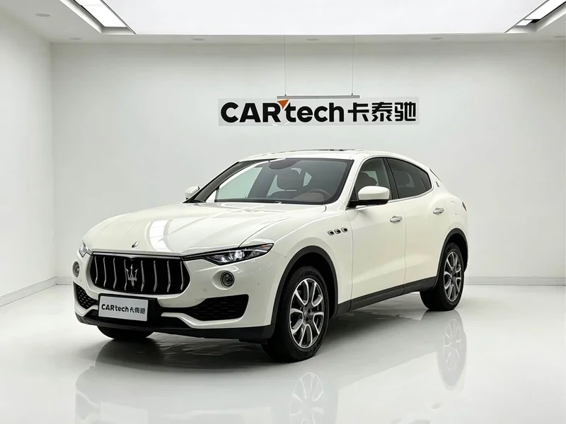 Maserati Levante — фото 1