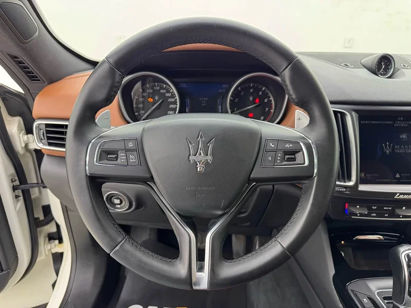 Maserati Levante — фото 9