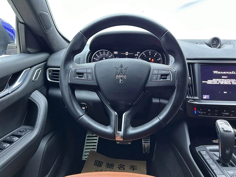 Maserati Levante — фото 12