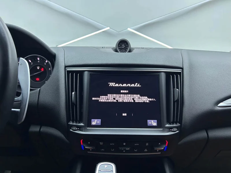 Maserati Levante — фото 13