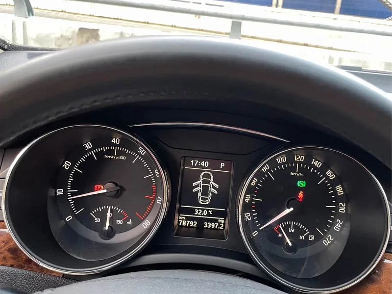 Volkswagen Superb — фото 17