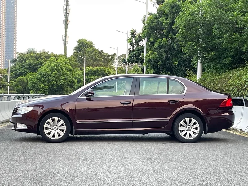 Volkswagen Superb — фото 3