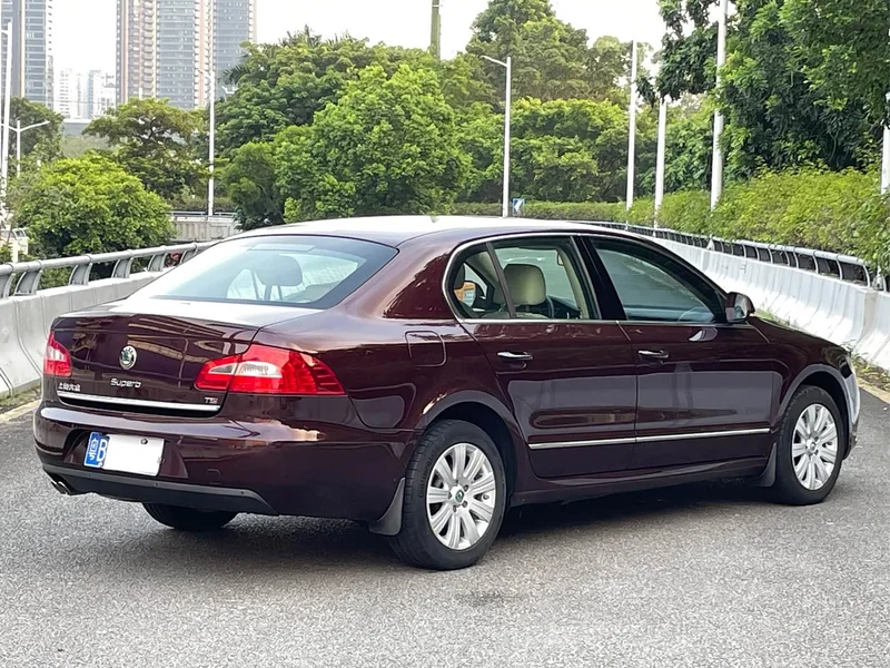 Volkswagen Superb — фото 4