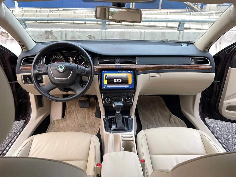 Volkswagen Superb — фото 9
