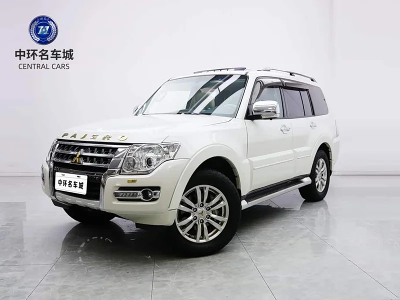 Mitsubishi Pajero (Imported) — фото 1