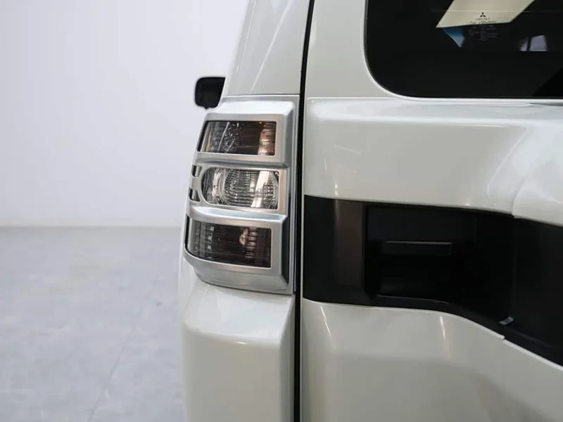 Mitsubishi Pajero (Imported) — фото 17