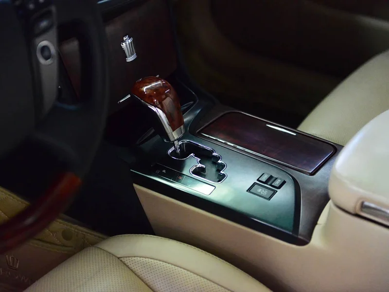 Toyota Crown — фото 16