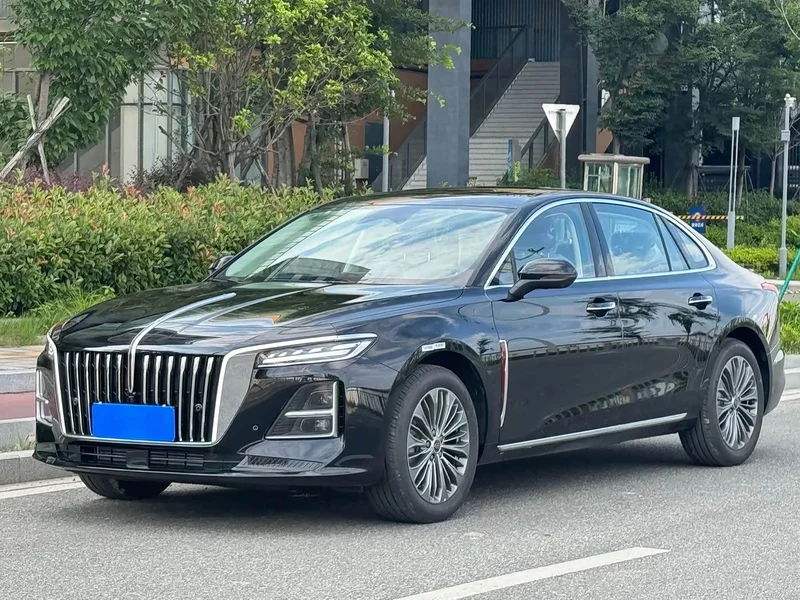 Hongqi H5 — фото 1