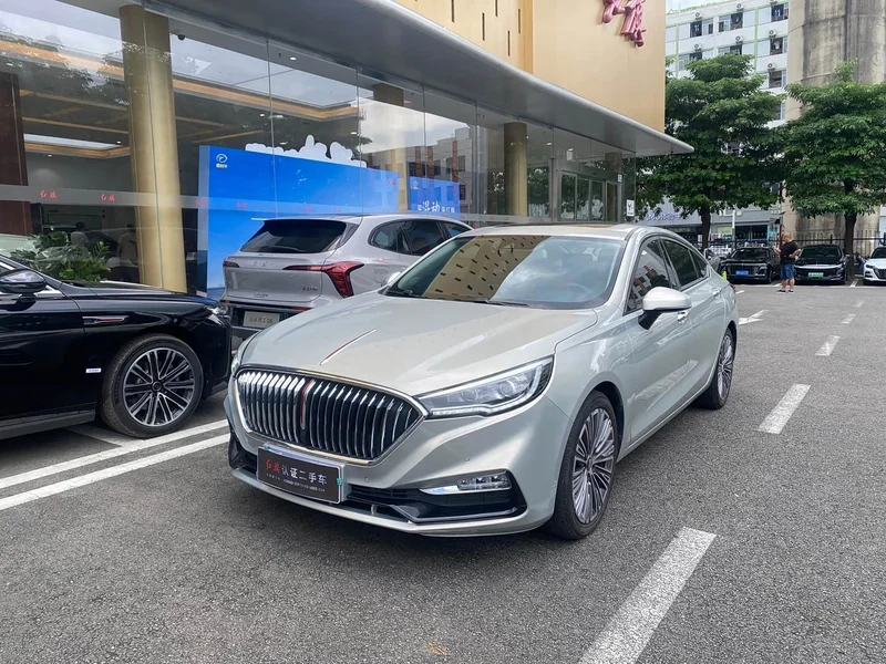 Hongqi H5 — фото 1