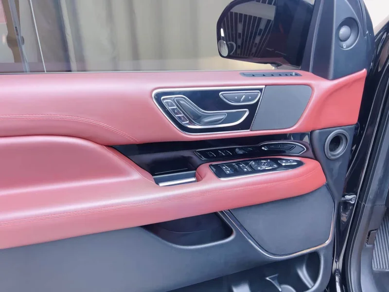 Lincoln Navigator — фото 11