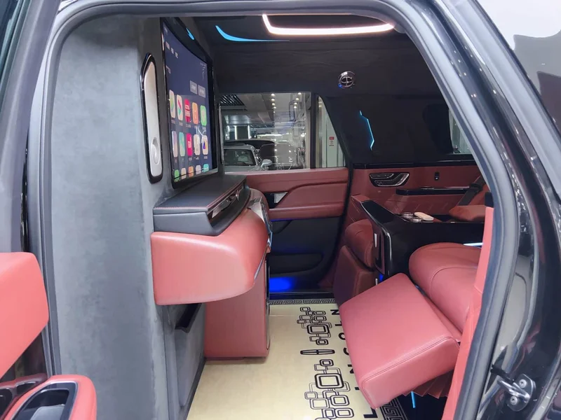 Lincoln Navigator — фото 15