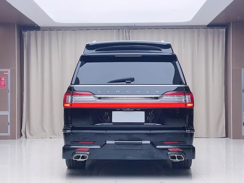 Lincoln Navigator — фото 18