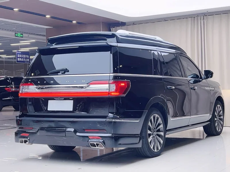 Lincoln Navigator — фото 19