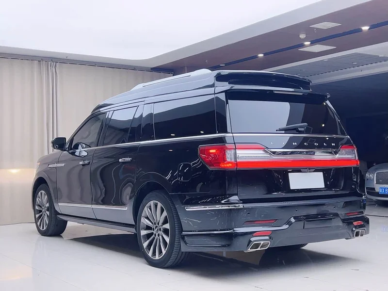 Lincoln Navigator — фото 20