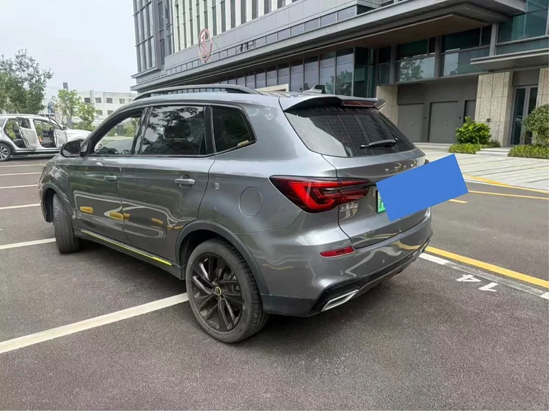 Roewe RX5 New Energy — фото 10