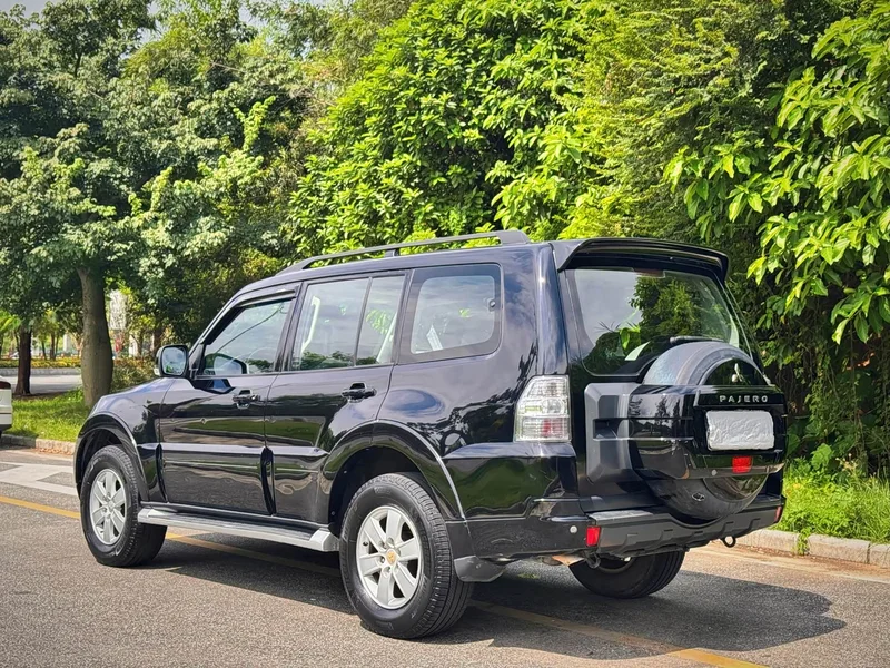 Mitsubishi Pajero — фото 27