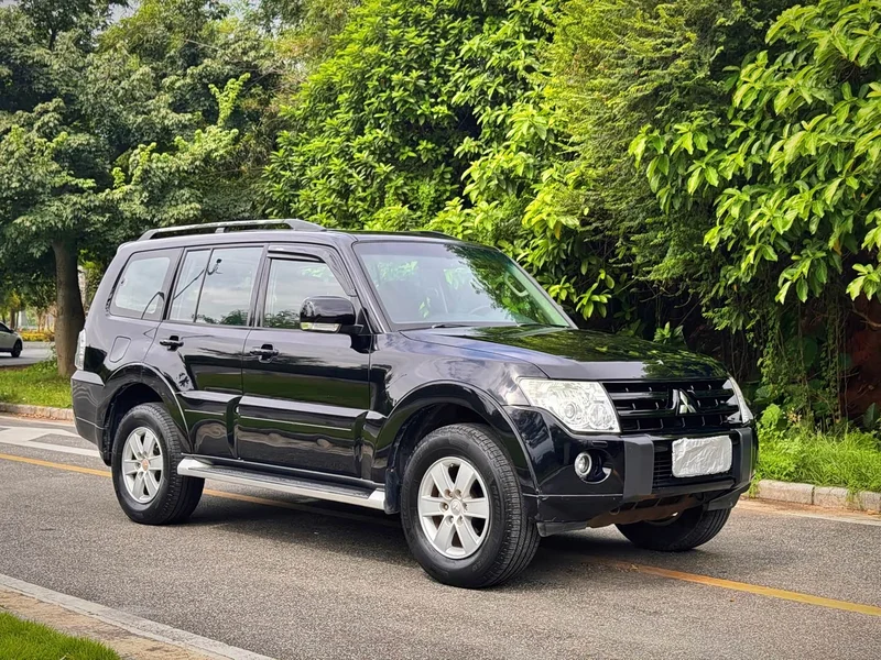 Mitsubishi Pajero — фото 3