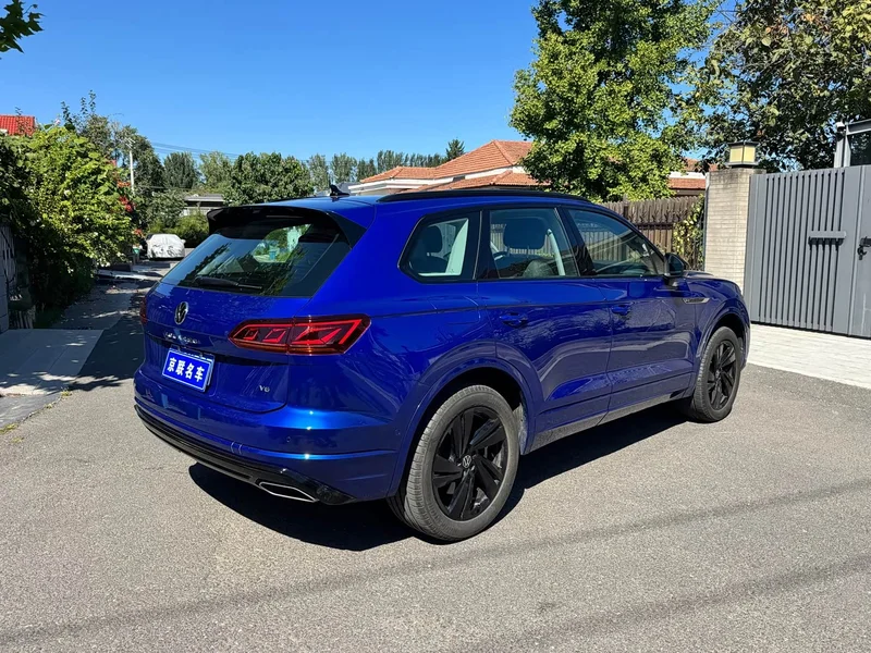Volkswagen Touareg — фото 16