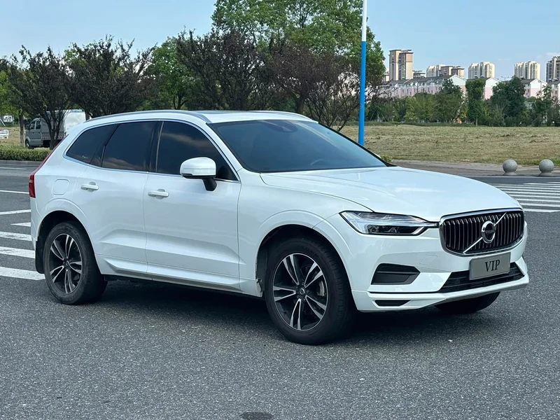 Volvo XC60 — фото 3