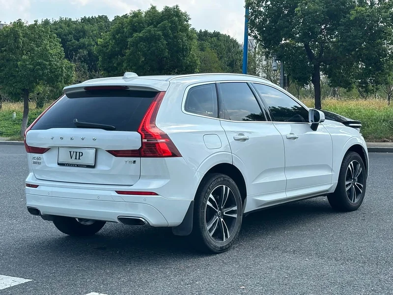 Volvo XC60 — фото 5