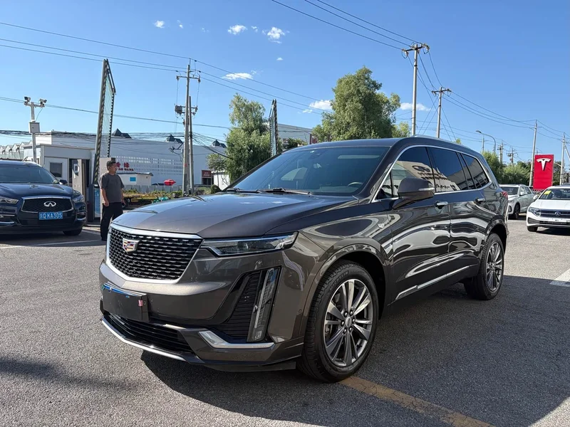 Cadillac XT6 — фото 1