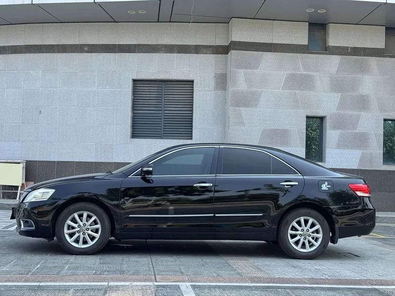 Toyota Camry — фото 10