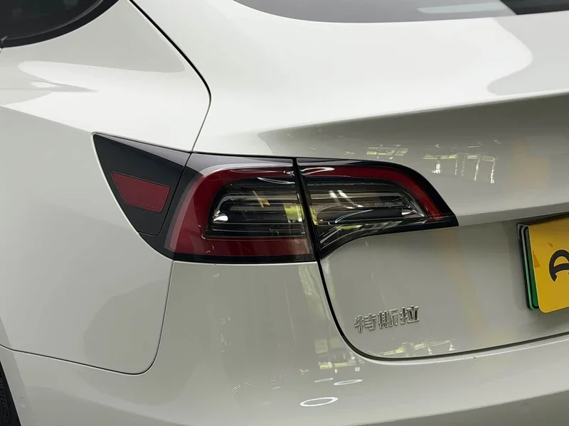 Tesla Model 3 — фото 15