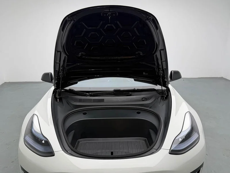 Tesla Model 3 — фото 16