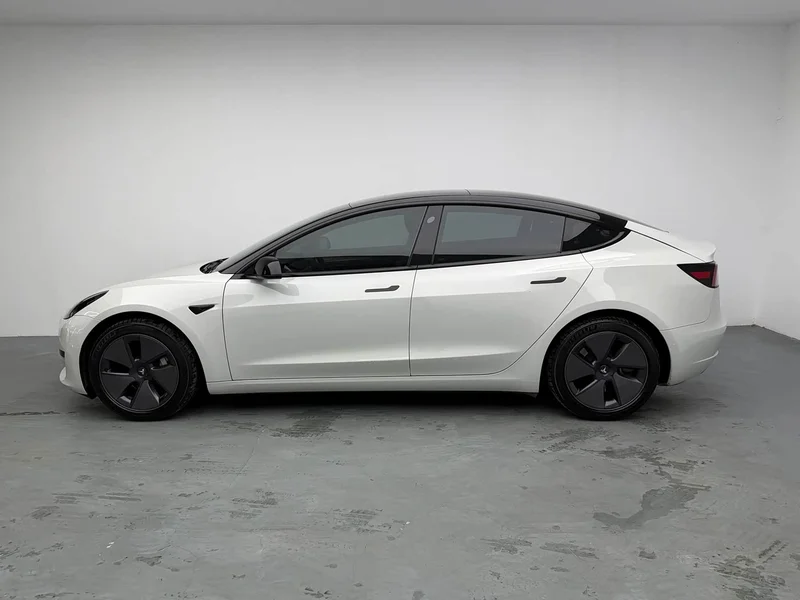 Tesla Model 3 — фото 20