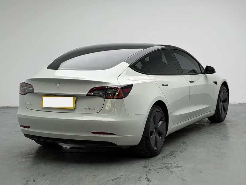 Tesla Model 3 — фото 4