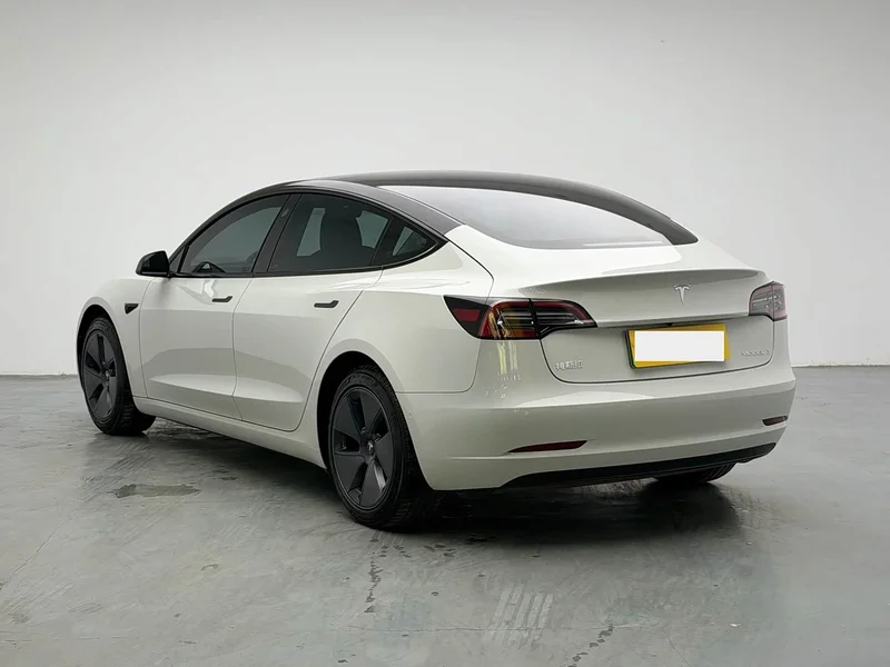 Tesla Model 3 — фото 6