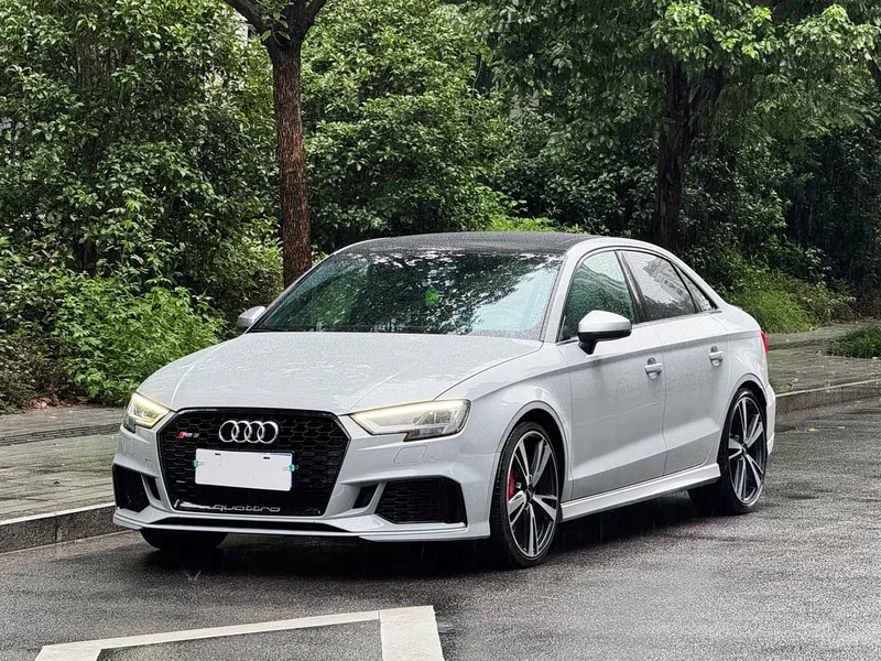 Audi RS 3 — фото 1